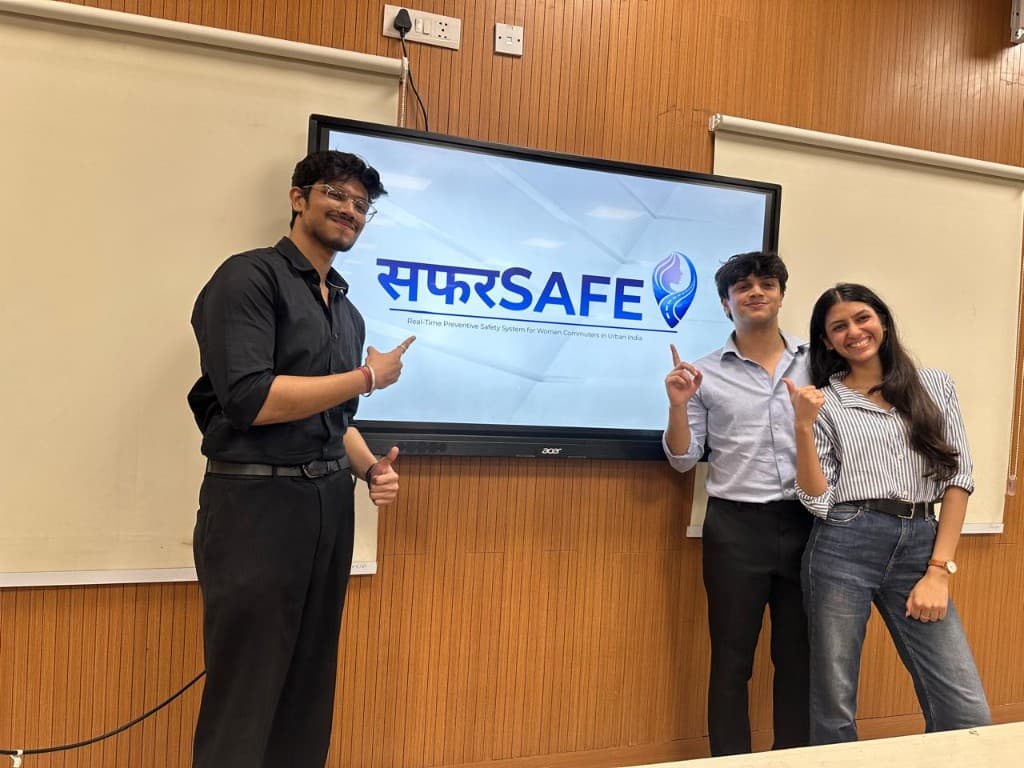 SafarSafe presentation at Hansraj College