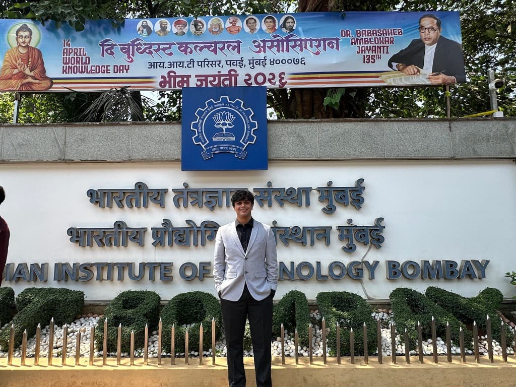 Kanav Gupta at IIT Bombay for Hult Prize